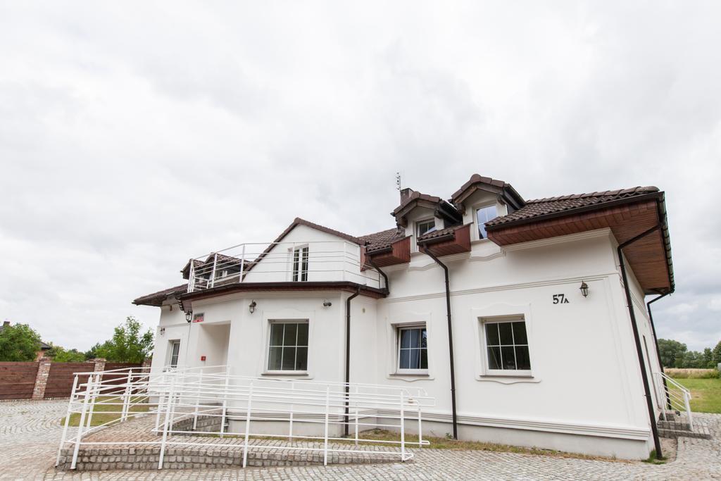 Dworek Poznan Bed & Breakfast Luaran gambar