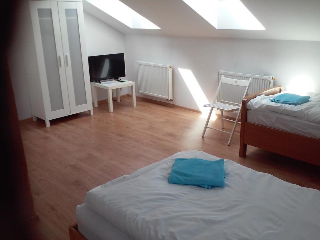 Dworek Poznan Bed & Breakfast Luaran gambar