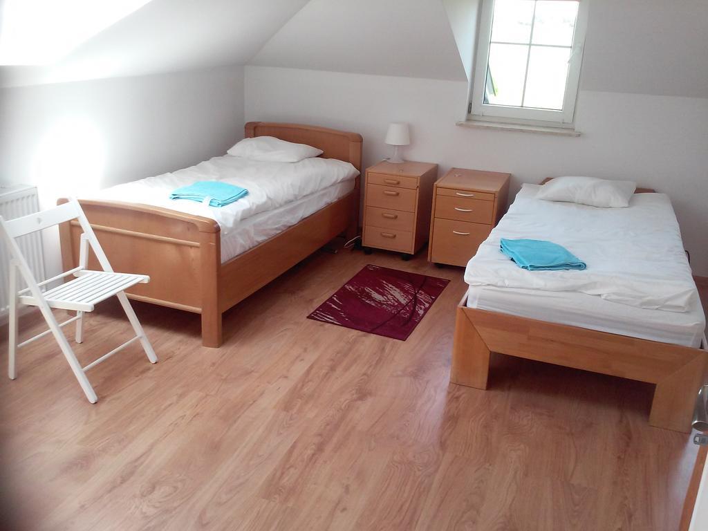 Dworek Poznan Bed & Breakfast Luaran gambar