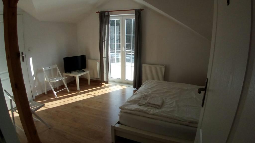 Dworek Poznan Bed & Breakfast Luaran gambar
