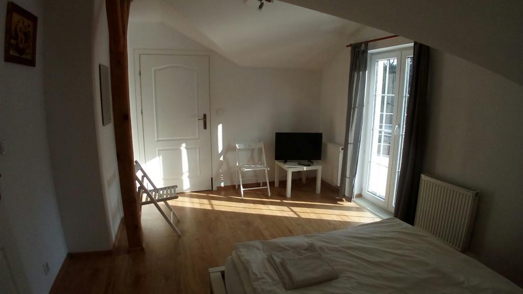 Dworek Poznan Bed & Breakfast Luaran gambar